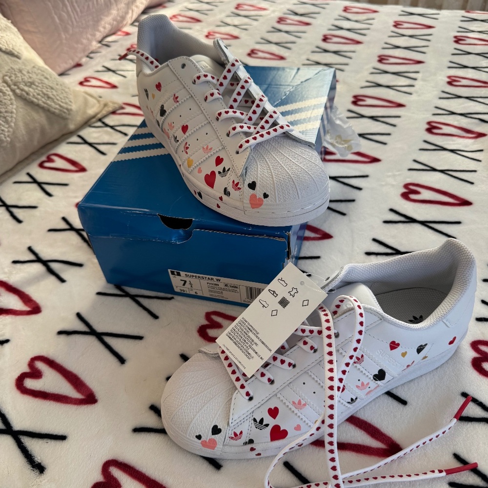 Adidas Women’s SUPERSTAR VALENTINES FV3289